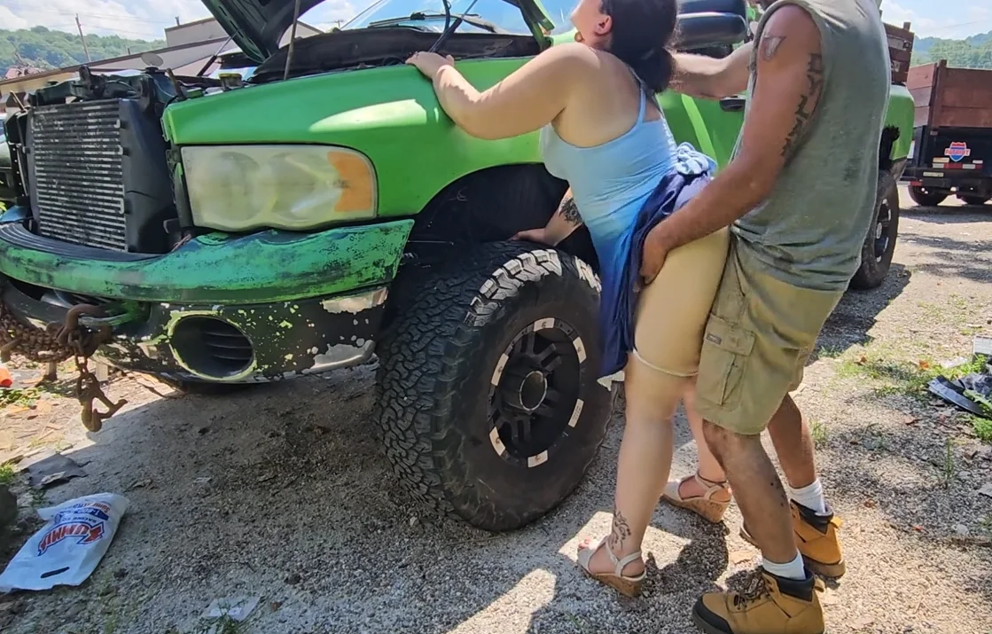 На розбитому пікапі виебал сестричку раком